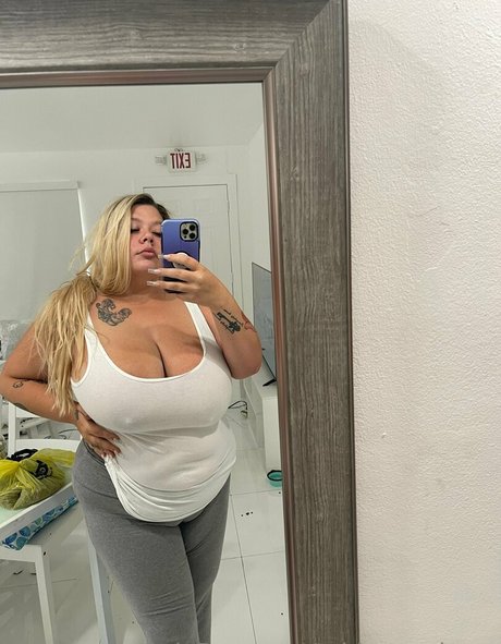 TabbyVonDAMN