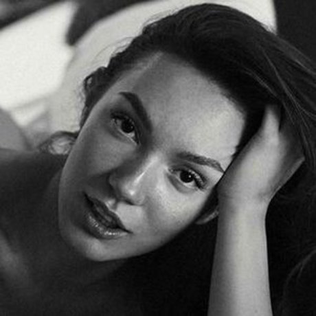 Naken lekkede OnlyFans-bilde av Bbonfire
