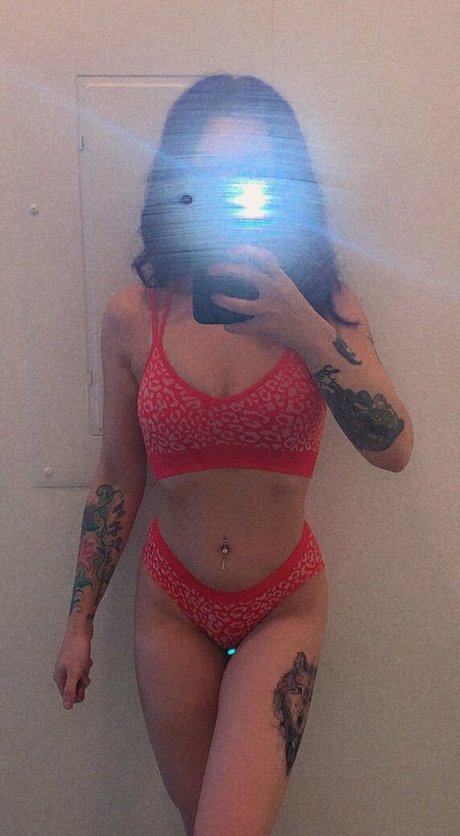 Naakte gelekte OnlyFans-foto van Gemstonepu55y