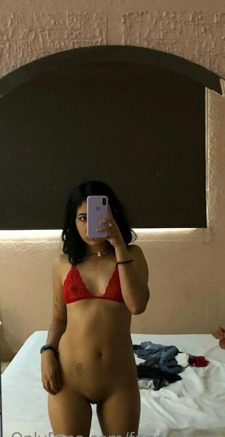 Alasti lekkinud OnlyFans-i pilt Fannydoom