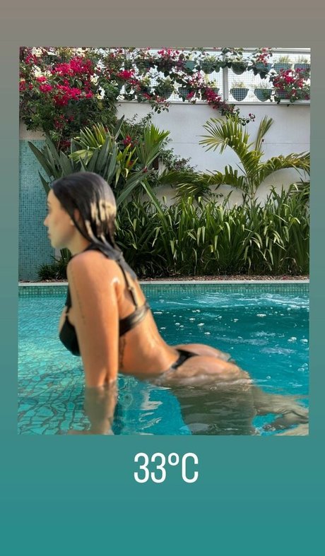Naken lekkede OnlyFans-bilde av Nyvi Estephan