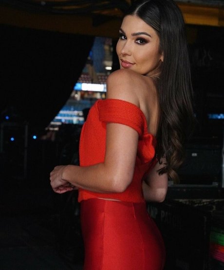 Naken lekkede OnlyFans-bilde av Cathy Kelley