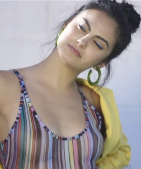 Camila Mendes OnlyFans 유출 누드 사진