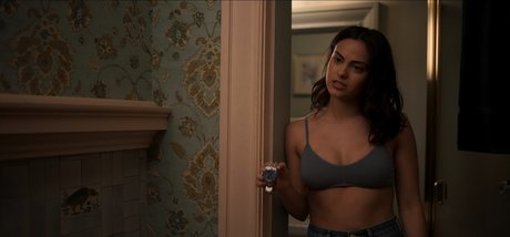 Camila Mendes