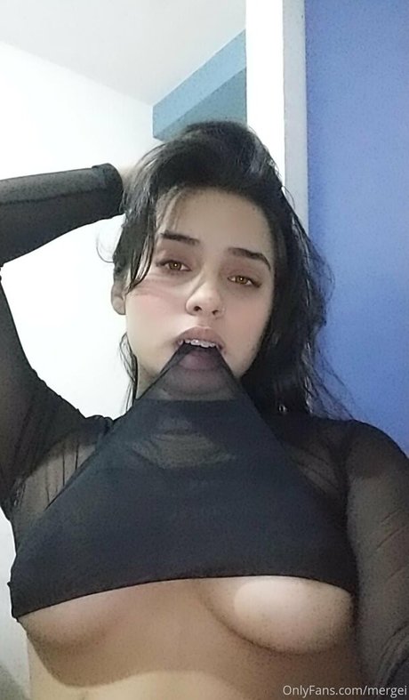 Yiyisweetcousin OnlyFans泄露裸照