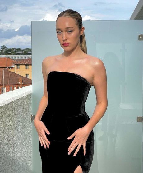 Naken läckt OnlyFans-bild av Alycia Debnam Carey