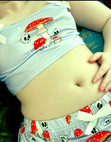 Naken läckt OnlyFans-bild av Lillith915
