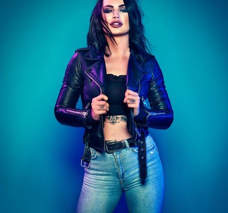 Photo nue de fuite OnlyFans de Saraya Bevis