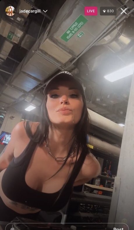 Nahá fotka uniklých OnlyFans od Saraya Bevis