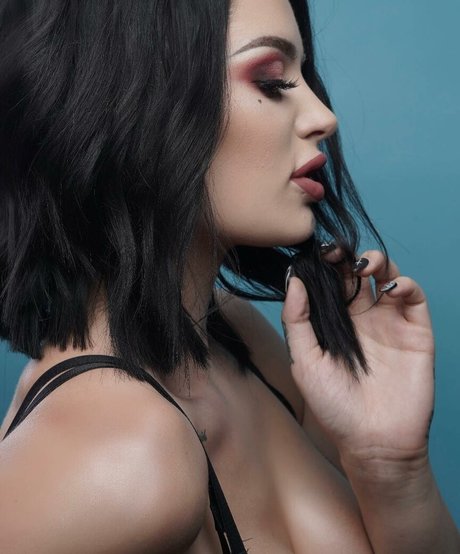 Nahá fotka uniklých OnlyFans od Saraya Bevis