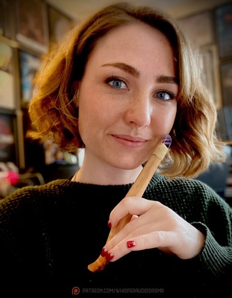 Nahá fotka uniklých OnlyFans od Whisperaudios Asmr