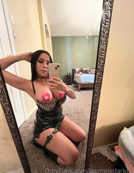 Naken läckt OnlyFans-bild av Jasminedark69
