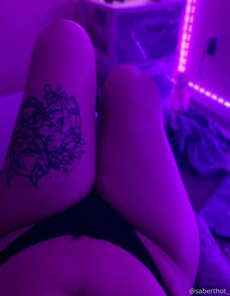 Naken läckt OnlyFans-bild av Saberthot