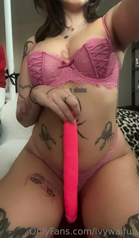 Foto di nudo di fuga di OnlyFans di Ivywaifuu