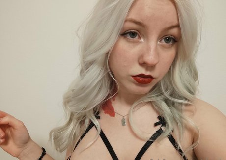 Naken läckt OnlyFans-bild av Molybrooks
