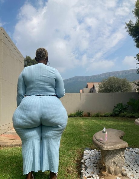Photo nue de fuite OnlyFans de South African Thick