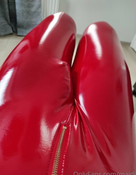 Maidi OnlyFansリークヌード写真