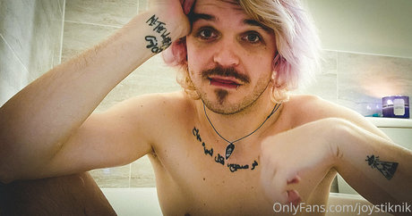 Photo nue de fuite OnlyFans de Joystiknik