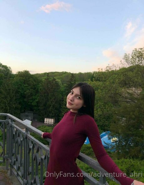 Nacktes geleaktes OnlyFans-Foto von Adventureahri