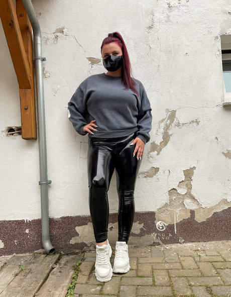 Ying_yang_2019