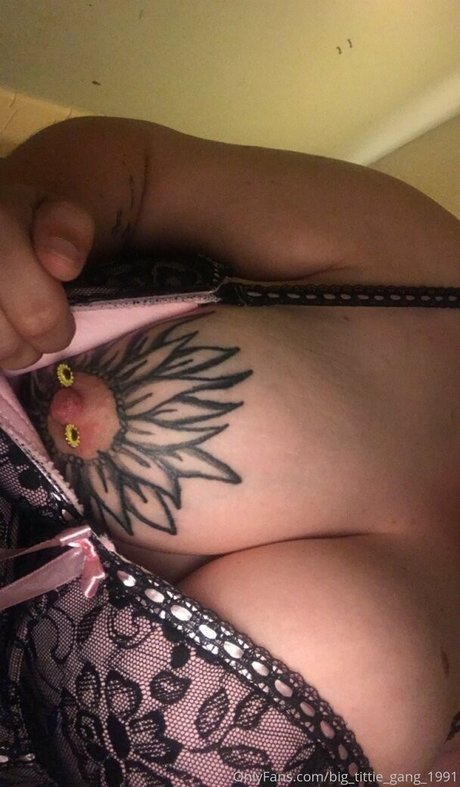 Photo nue de fuite OnlyFans de Funsizebaby1991