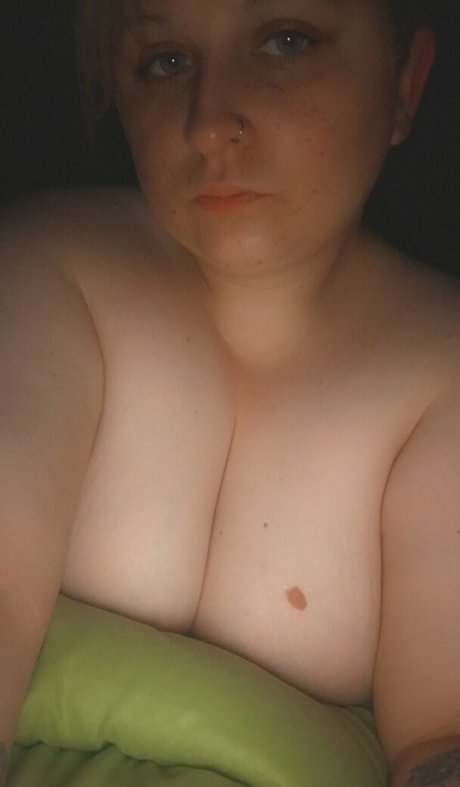 Naken läckt OnlyFans-bild av Funsizebaby1991
