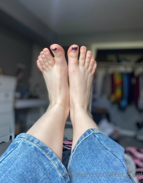 Feetguurl
