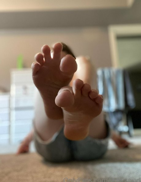 Naken läckt OnlyFans-bild av Feetguurl