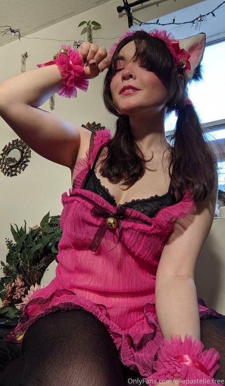 Naken lekkede OnlyFans-bilde av Ellepastellefree