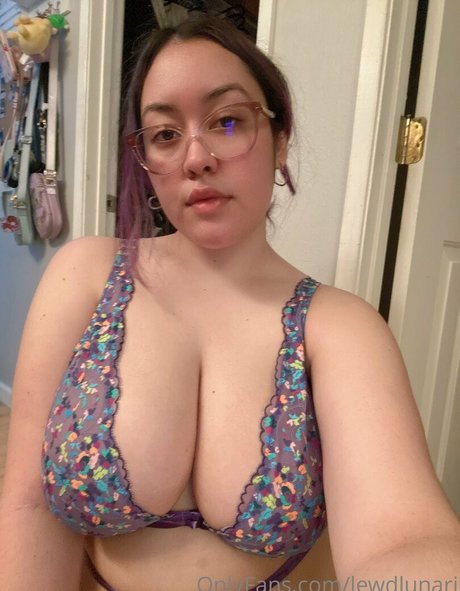 Photo nue de fuite OnlyFans de Lewdlunari