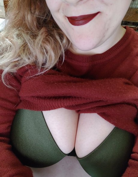 Nahá fotka uniklých OnlyFans od Roguemelons
