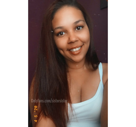 Alaston vuotanut OnlyFans-kuva Sistersister