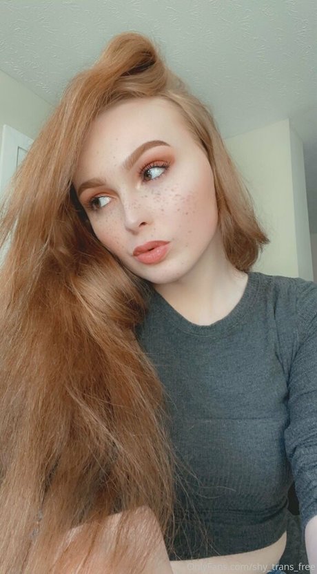 Alaston vuotanut OnlyFans-kuva Shytransfree