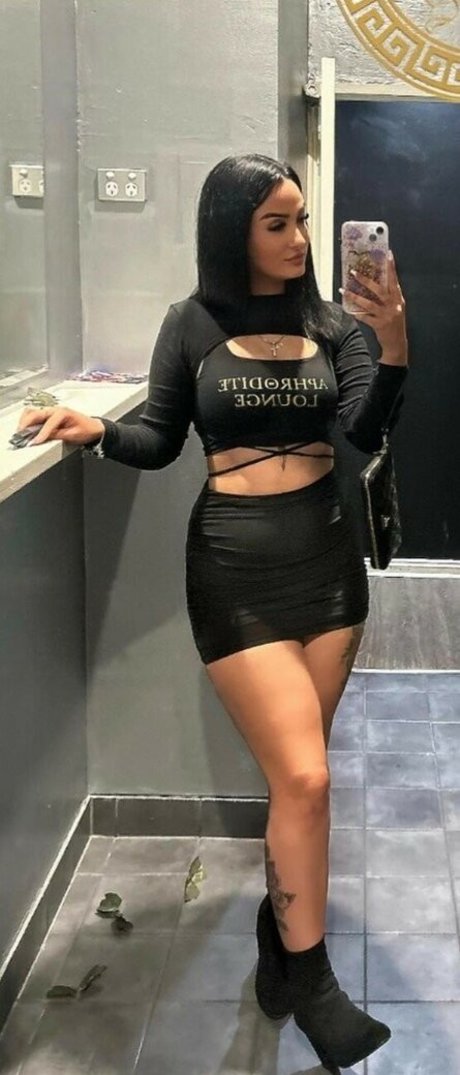 Naken läckt OnlyFans-bild av Elouisemayy