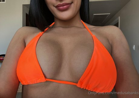 Naken lekkede OnlyFans-bilde av Medusabanks