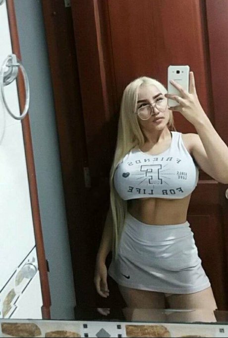Sharonnikoll07