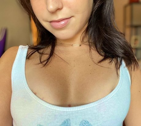 Naken lekkede OnlyFans-bilde av Magnoliahoneypot