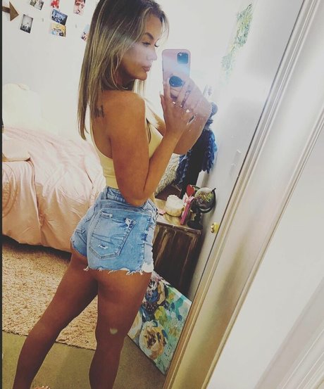 Nahá fotka uniklých OnlyFans od Mommaraex3