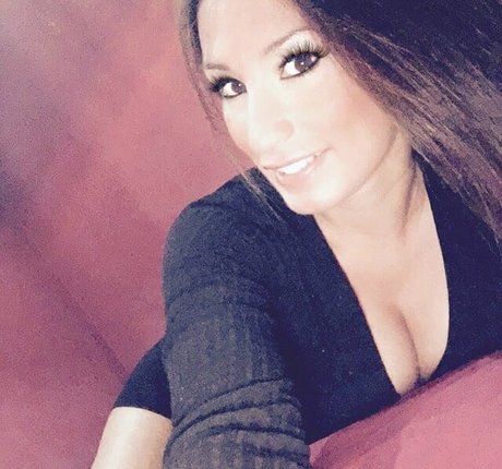 Lara Moreno