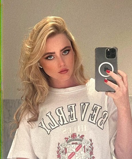 Kathryn Newton OnlyFans泄露裸照