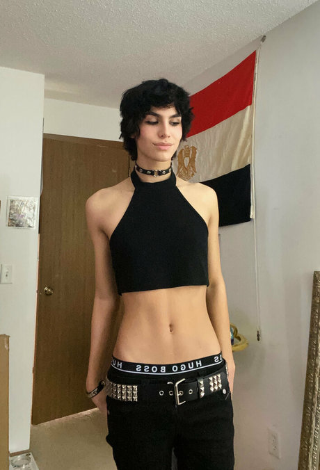 Naken läckt OnlyFans-bild av Arabianiliad