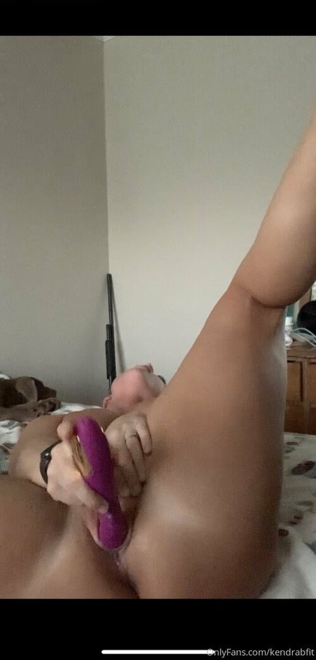 Naken lekkede OnlyFans-bilde av Kendrabfit
