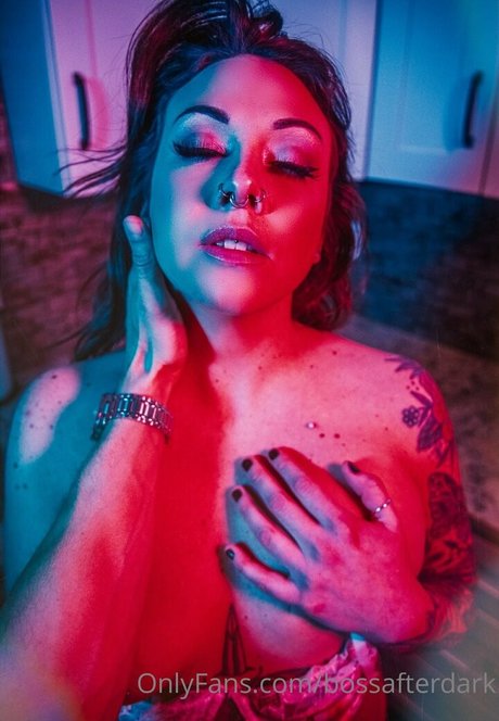 Nahá fotka uniklých OnlyFans od Bossafterdark