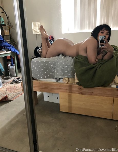 Nagie wyciekłe zdjęcie OnlyFans od Lovemialittle