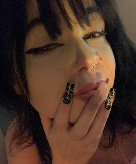 Nacktes geleaktes OnlyFans-Foto von Daisyy Mayyy