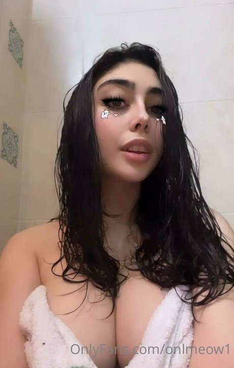 Naken lekkede OnlyFans-bilde av Onlmeow1