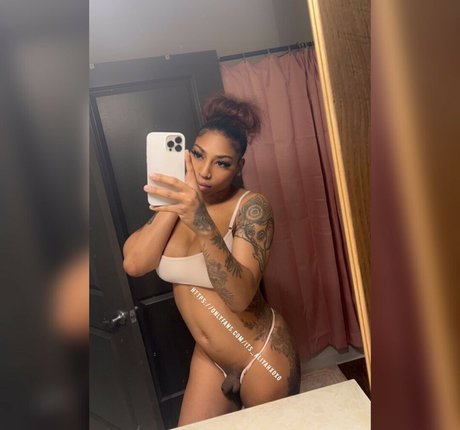 Naken lekkede OnlyFans-bilde av Ts Aliyah Angels