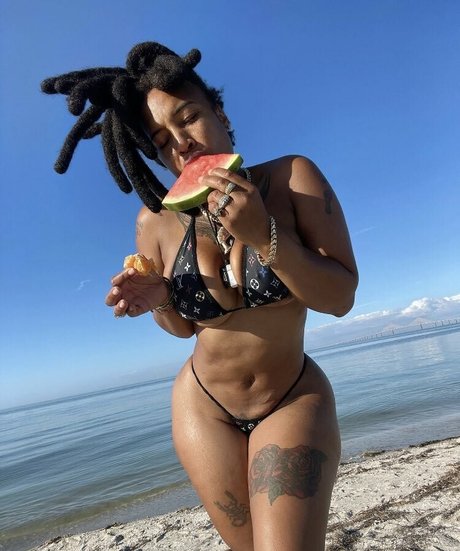 Alaston vuotanut OnlyFans-kuva Successfulyell