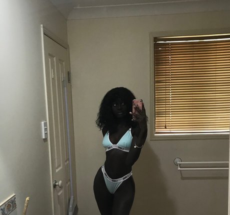 Anyang Deng OnlyFans 유출 누드 사진