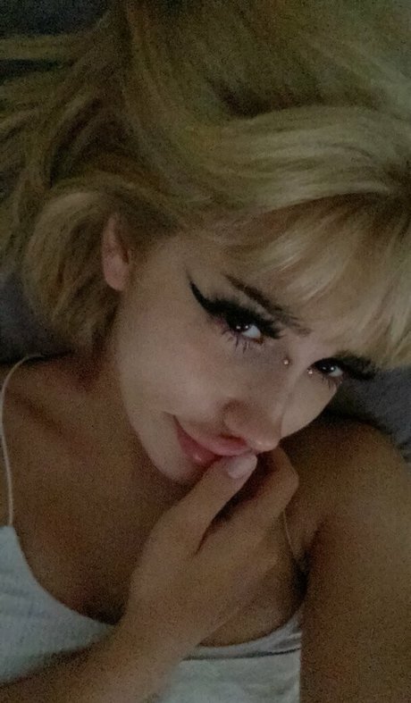Naken läckt OnlyFans-bild av Noodle Noodlesriu